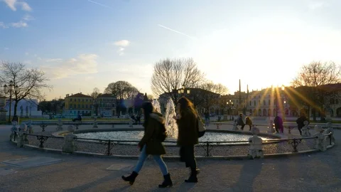 Fountain at the sunset in Padua Stock Footage 87504417
