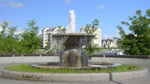 Fountain on the Upper lake in Kaliningrad Vídeo Stock 76195208
