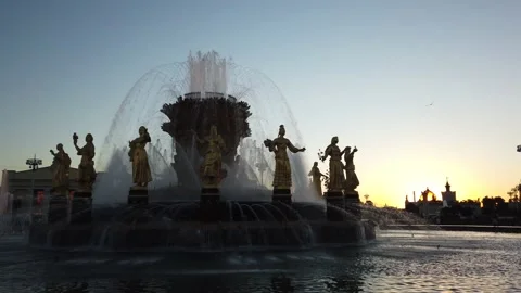 Fountain at VDNKH during sunset Video stock 156077713