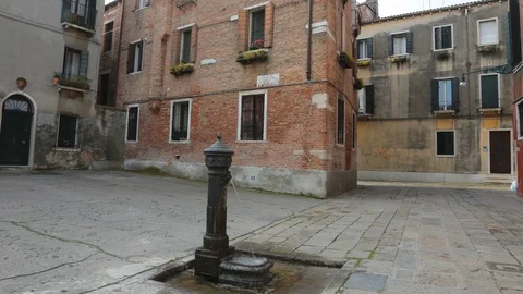 Fountain in Venice Stock Footage 87290572