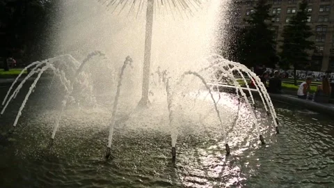Fountain vvide dandelion on the central square Stock Footage 104901741