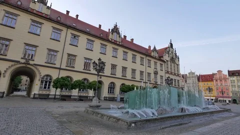 Fountain on the Wroclaw's Old Town. Stock-Footage 76996470