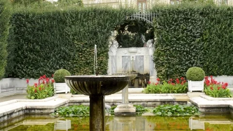 Fountains in the park Video stock 137114074