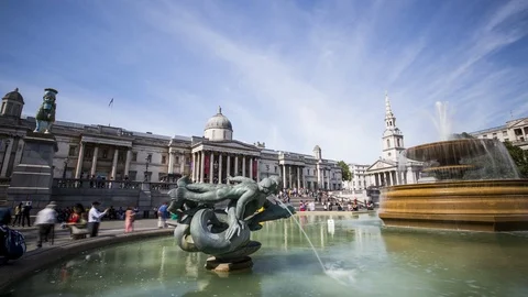 Fountains of Trafalgar Square Video stock 114135902