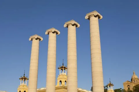 The Four Columns Stockfoto's