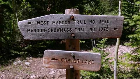 Four Pass Loop / Crater Lake Trail Sign Stock Footage 336552473