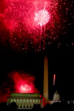 Fourth of July celebration with fireworks exploding over the Lincoln Memorial, 写真素材