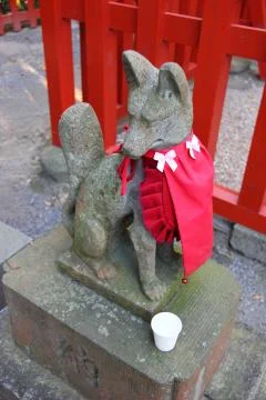 Fox statue at shinto temple Stock Photos