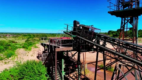 FPV Drone around Abandoned Sand Quarry Machinery 库存影片 335685136