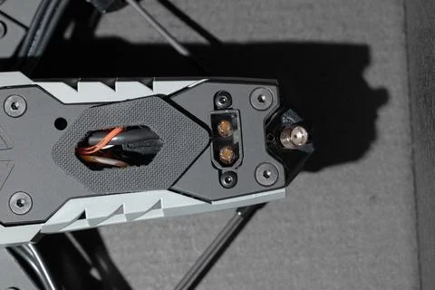 FPV drone carbon frame flying device for videography photography working oc.. Foto stock