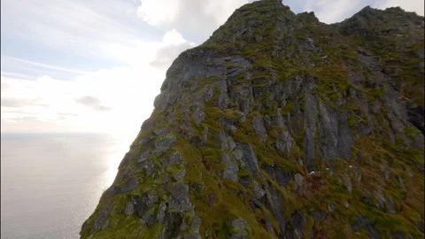 FPV Drone Dive Down Reinebringen Mountain 스톡 동영상 308729260