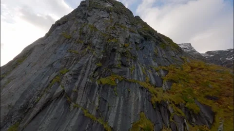 FPV Drone Dive Down Reinebringen Mountain 스톡 동영상 308729357