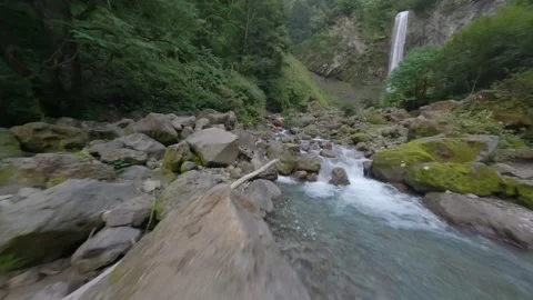 FPV Drone Dive at Hirayu Great Waterfall in Hidatakayama, Gifu, Japan Video stock 332160294