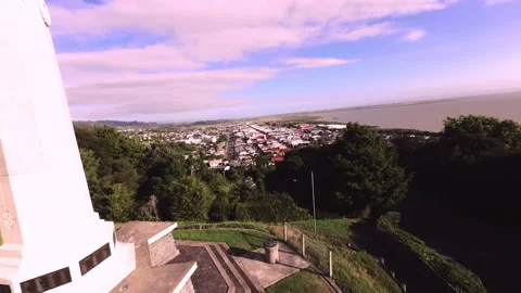 FPV Drone flight over small town Thames - Coromandel, New Zealand Видео 273837869