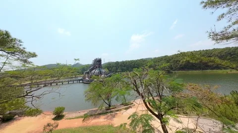 FPV Drone Flight Through Abandoned Dragon Structure in Hue Water Park, Vietnam 库存影片 331427809