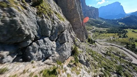FPV drone flying over moutain peaks and cliffs. Mountain range extreme mountain 스톡 동영상 223385355