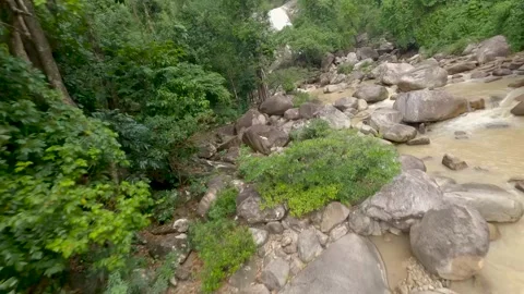 Fpv drone flying over a waterfall Video stock 255485453