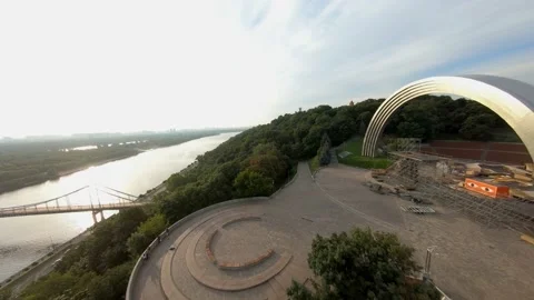 FPV drone footage. Fly over Park Bridge at sunrise. Vídeos de archivo 166322961