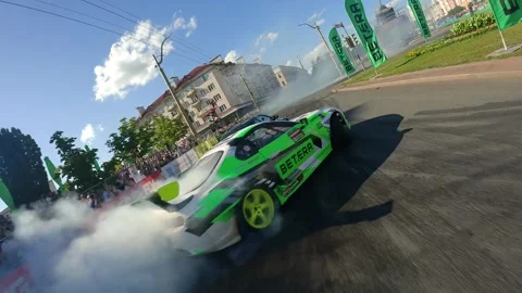 FPV Drone Shooting, Two Drifting Cars in the City. Vídeos de archivo 312455513