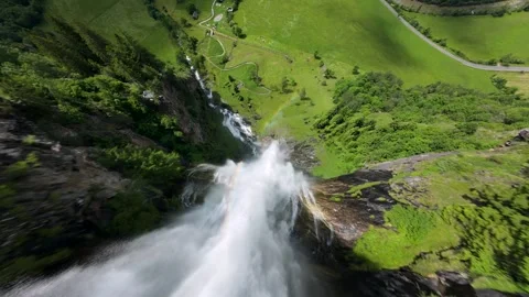 FPV Drone shot flying down a waterfall Vidéo 288236461
