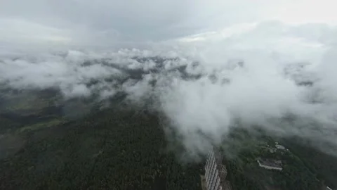 FPV drone view of over horizon duga radar system in the rain. The Chernobyl Vídeos de archivo 155377821