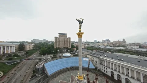 FPV flight over Independence Square in Kiev. Ukraine August, 3, 2022 Stockbeeldmateriaal 168406709