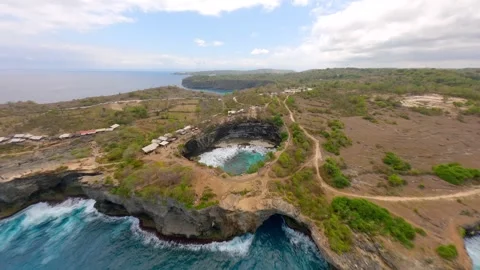 FPV flight over stunning Broken Beach on Nusa Penida island, Indonesia Stock Footage 283820584