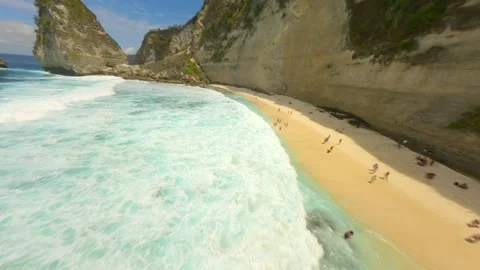 FPV flight over stunning Diamond Beach on Nusa Penida island, Indonesia Video stock 282994322