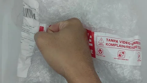 Fragile warning label 動画素材 259020588