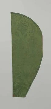 Fragment green silk damask with pattern of winding tendrils with stylized ... Foto stock