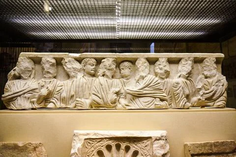 Fragmento de sarcofago de la basilica fragmento de sarcofago de la basilic... Stock Photos