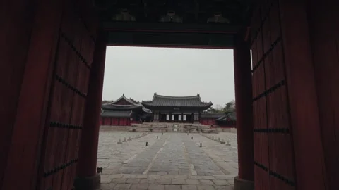 Framed Palace Corridor and Courtyard View at Changgyeonggung Palace Seoul Video stock 334273790