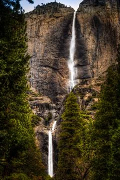 Framed View of Upper and Lower Yosemite Falls, Yosemite National Park Foto stock