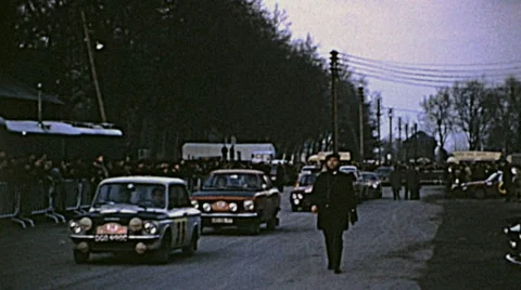 France - 1972: car queue before the start of a race Video stock 47982335