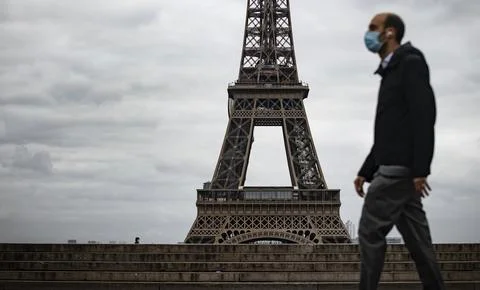 France goes into second lockdown and heightens security due to terror threat lev Stock Photos