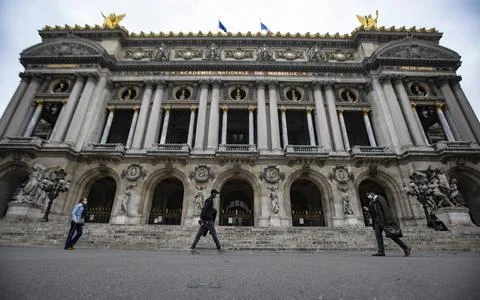 France goes into second lockdown and heightens security due to terror threat lev Stock Photos