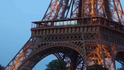 France lights Eiffel Tower to cheer PSG ahead of Champions League final, FRANCE, Vídeos de archivo 310433252
