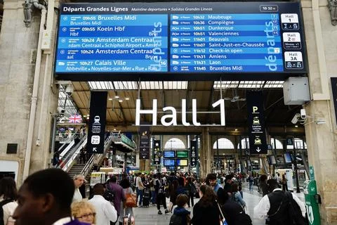 France's train network hit by 'massive attack' ahead of Paris Olympics opening c Stock Photos