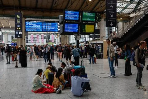 France's train network hit by 'massive attack' ahead of Paris Olympics opening c Stock Photos