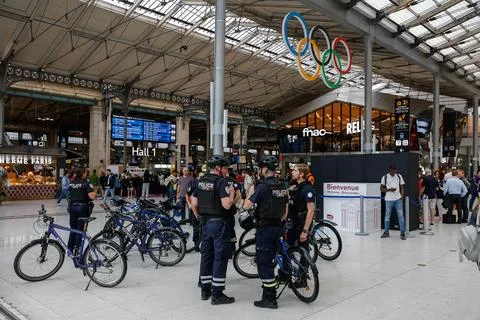 France's train network hit by 'massive attack' ahead of Paris Olympics opening c 스톡 사진