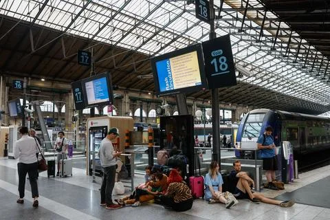France's train network hit by 'massive attack' ahead of Paris Olympics opening c Stock Photos