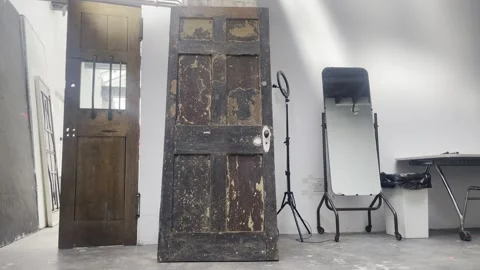 Freaky Door and Mirror in Day Time Studio 库存影片 242530797
