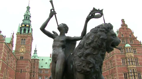 Frederiksborg Palace and statue Stock Footage 31821642