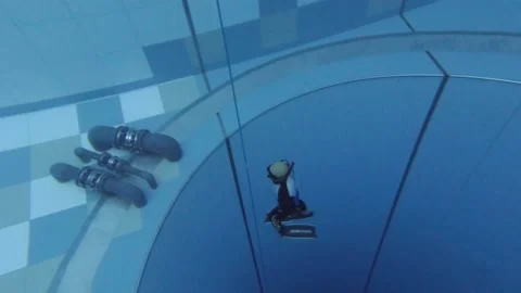 Free diver Stock Footage 163642113