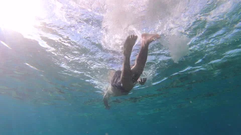 Free diving in the blue ocean with action cam in Playa Chen Rio, Cozumel Video stock 279068215