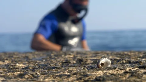 Free diving preparing Stock Footage 129199124