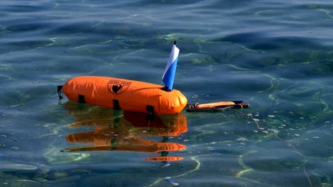 Free diving secure 스톡 동영상 129199078