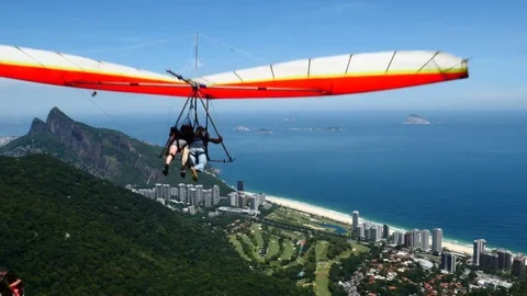 Free hang gliding Stock Footage 81690014