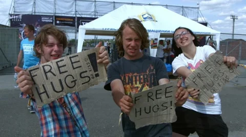 Free hugs 库存影片 65225280