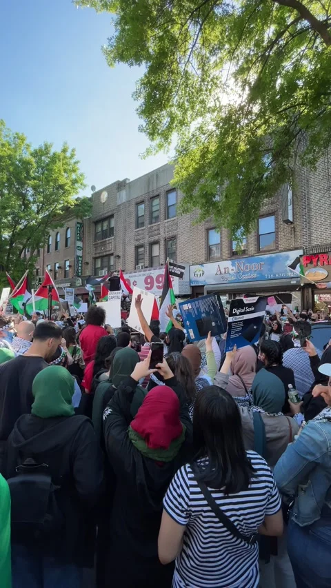 Free Palestine protest chant Stock Footage 157335610